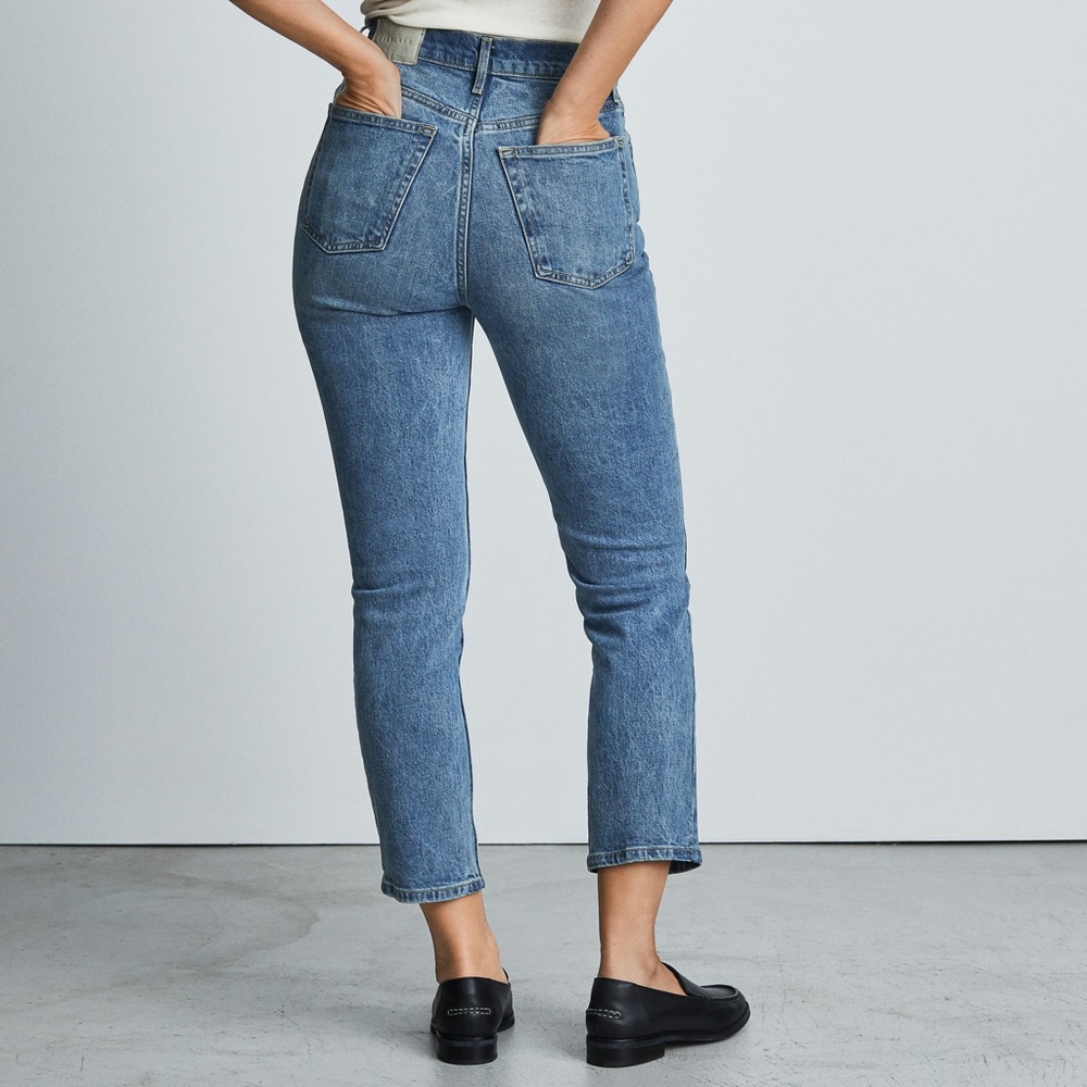 Everlane The Original Cheeky Jean Worn In Mid Blue